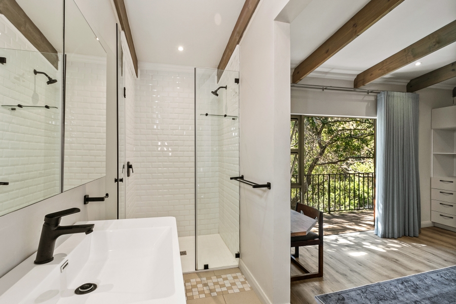 5 Bedroom Property for Sale in Brenton On Lake Western Cape